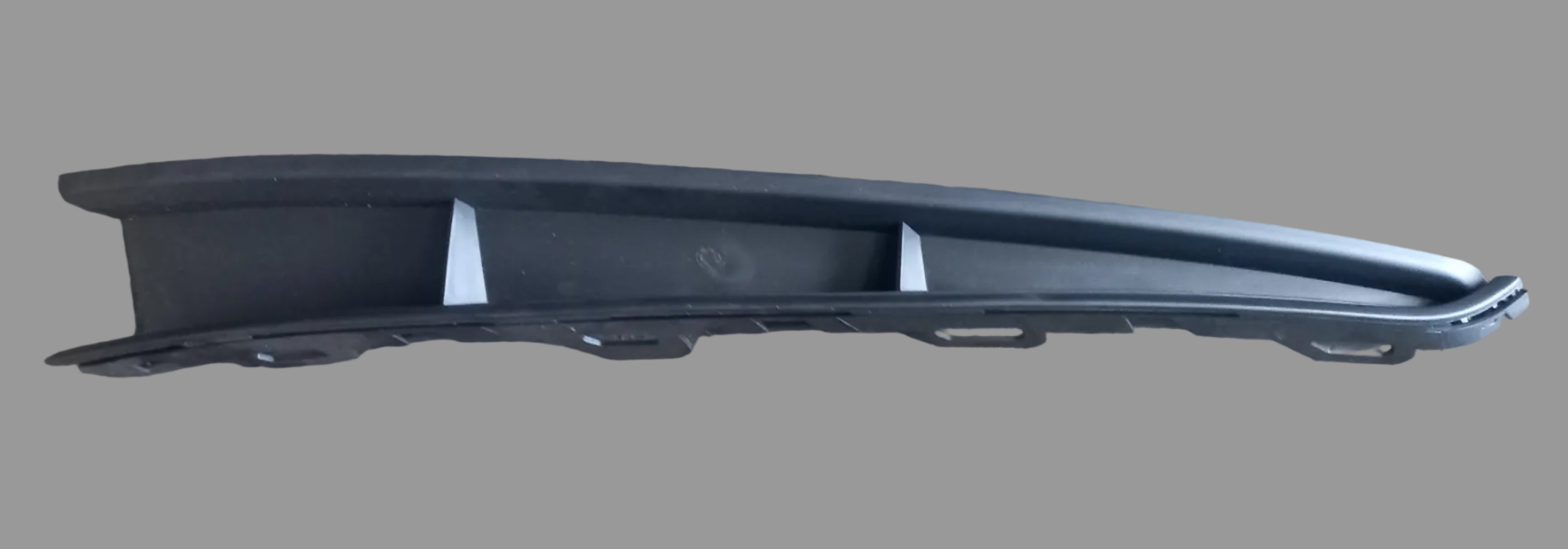 POLO 8 BUMPER GRILL (SMALL) LHS
