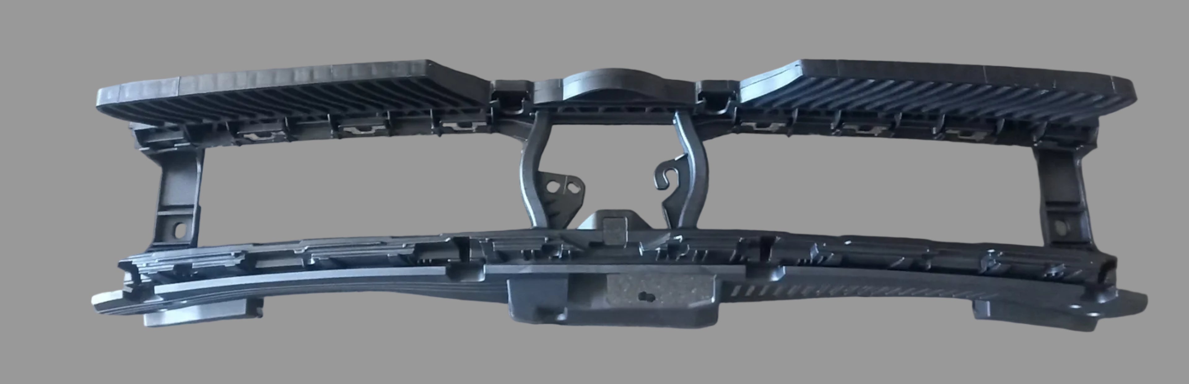 POLO 8 MAIN GRILLE BRACKET
