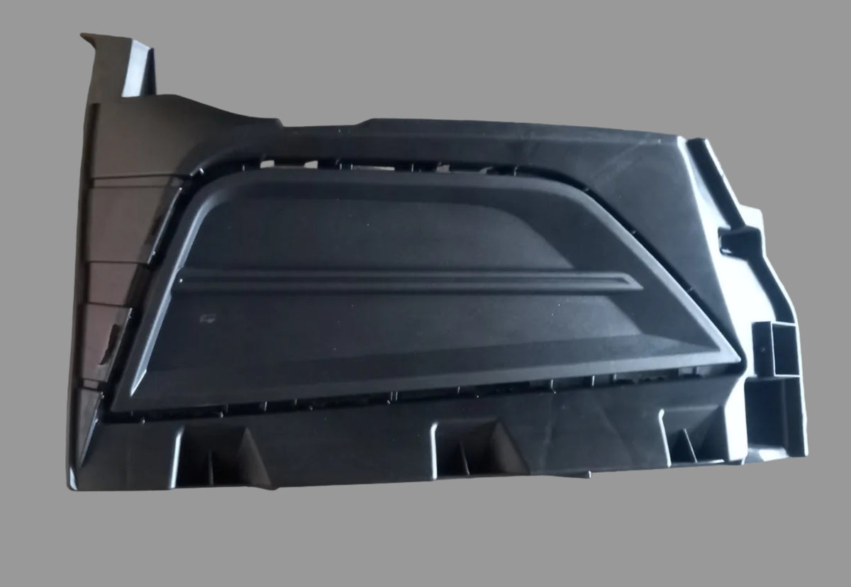 POLO 8 BUMPER GRILLE NO SPOT LHS