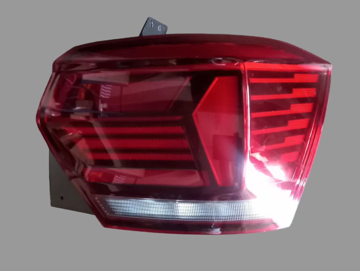 POLO 8 TAIL LAMP RHS