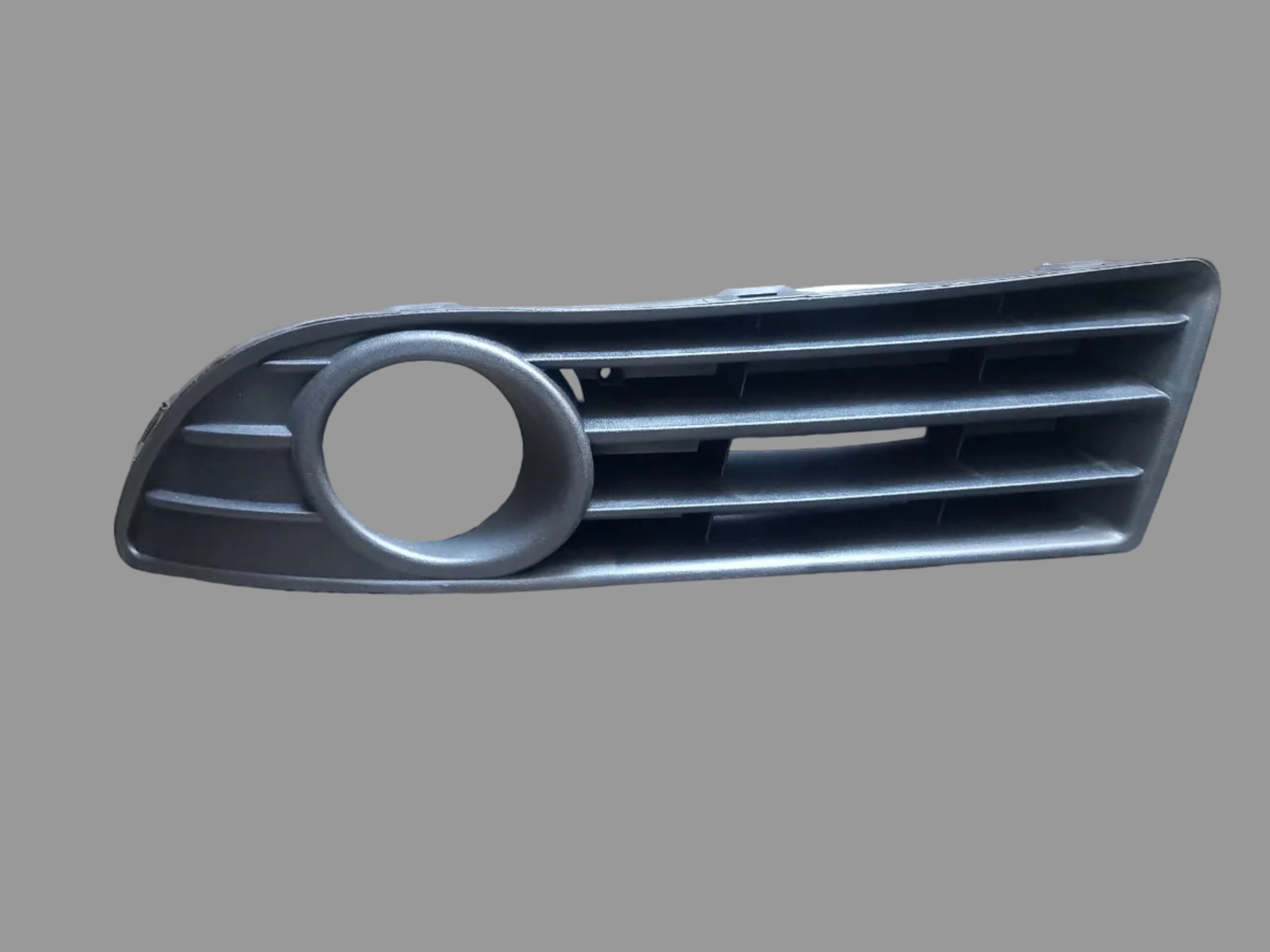 POLO 9N3 BUMPER GRILL WITH SPOT LHS