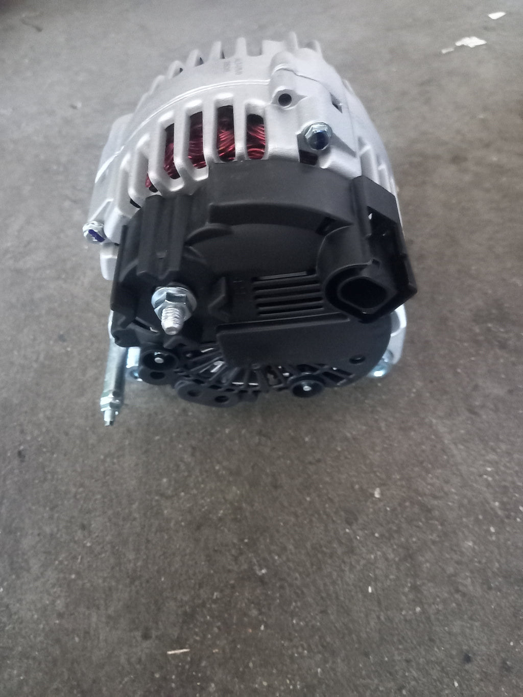 POLO ALTERNATOR
