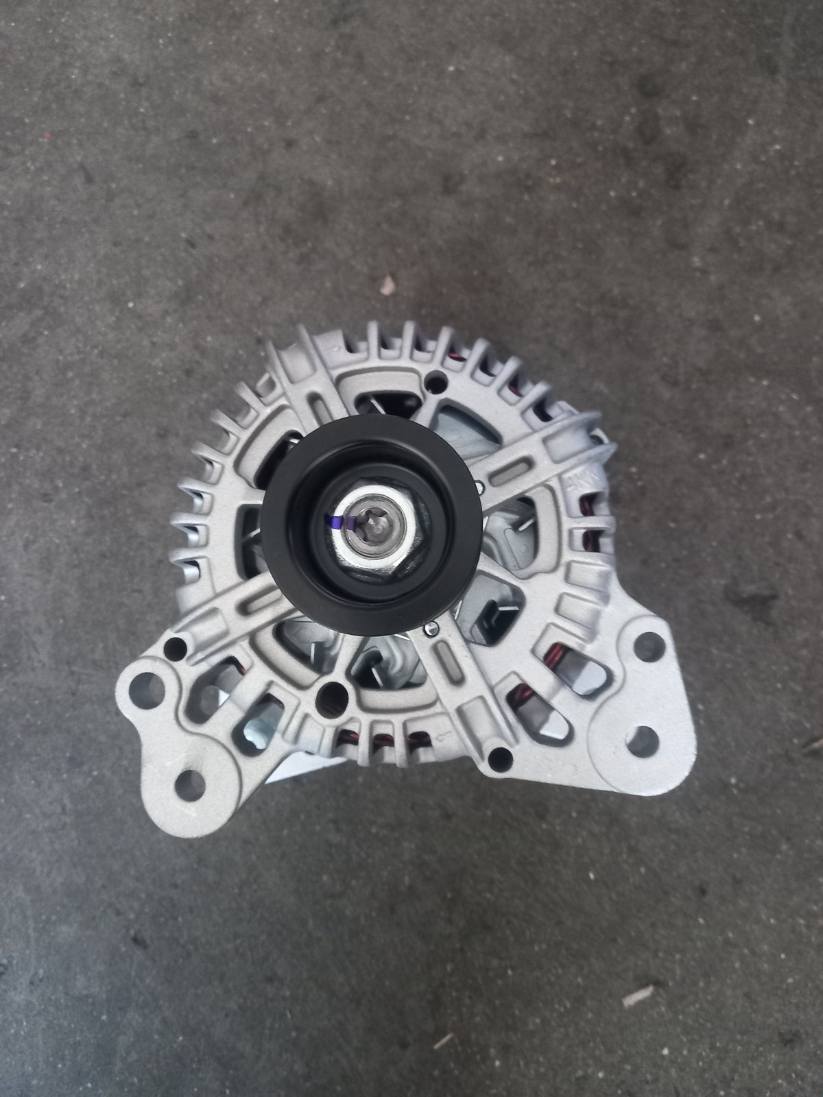 POLO ALTERNATOR