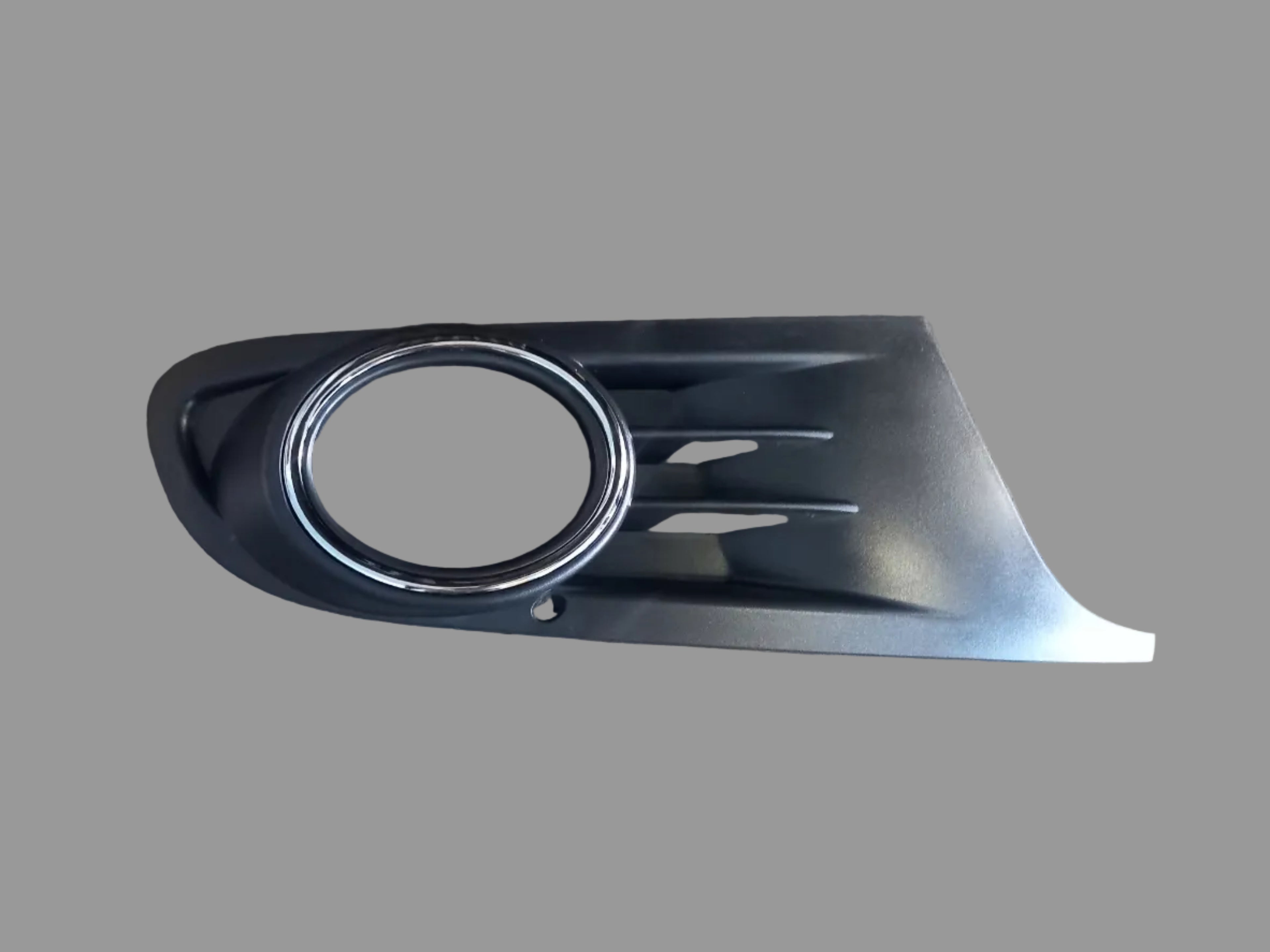 GOLF 6 BUMPER GRILL WITH SPOT RHS