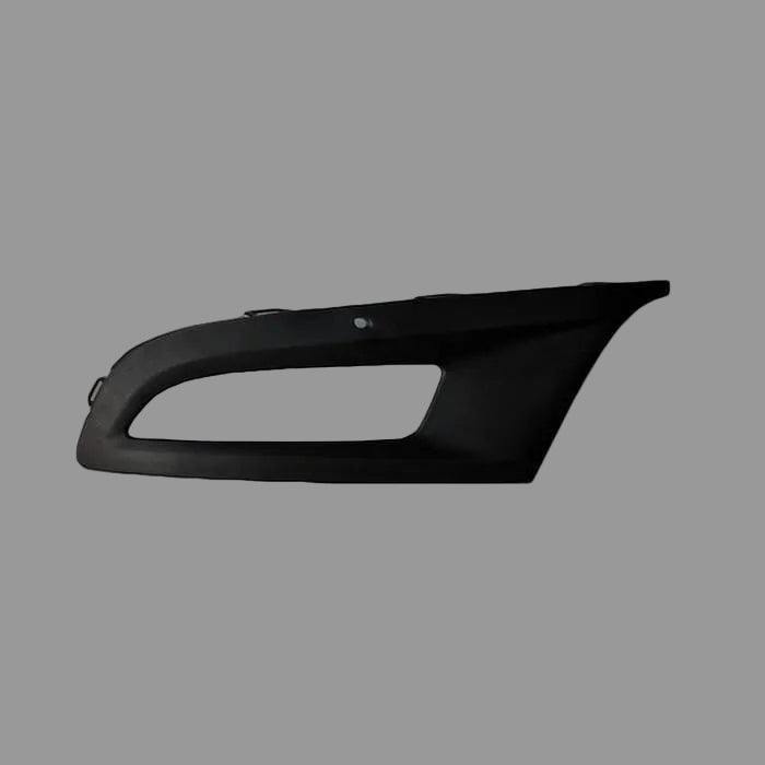POLO 6 BUMPER GRILLE WITH SPOT LHS