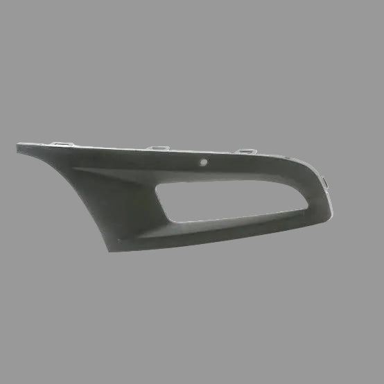 POLO 6 BUMPER GRILL WITH SPOT RHS