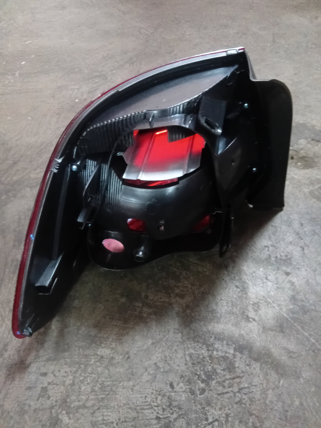 POLO 7 SEDAN TAIL LAMP RHS