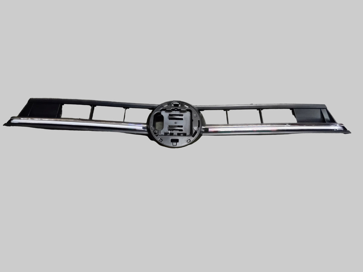 POLO 9 MAIN GRILLE WITH LIGHT