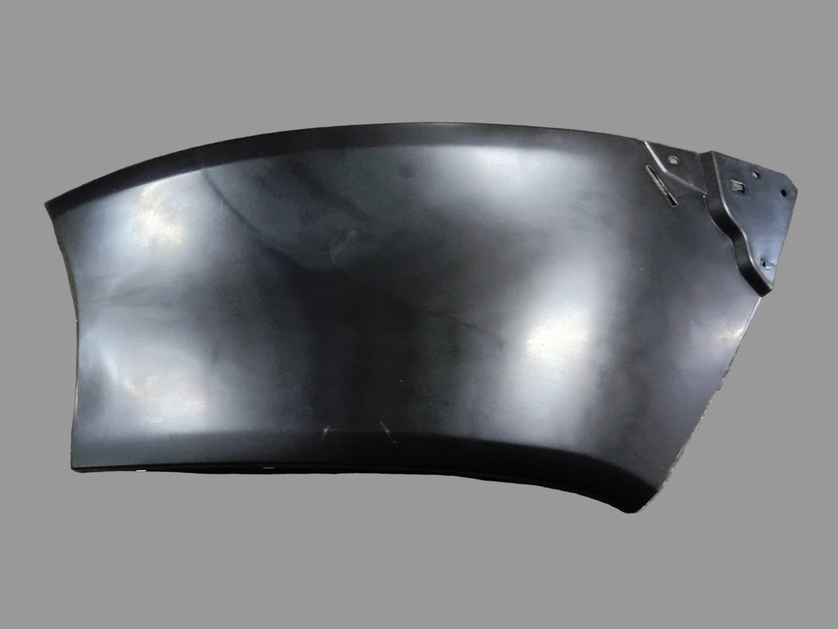 P SERIES FRONT BUMPER CORNER PIECE RHS